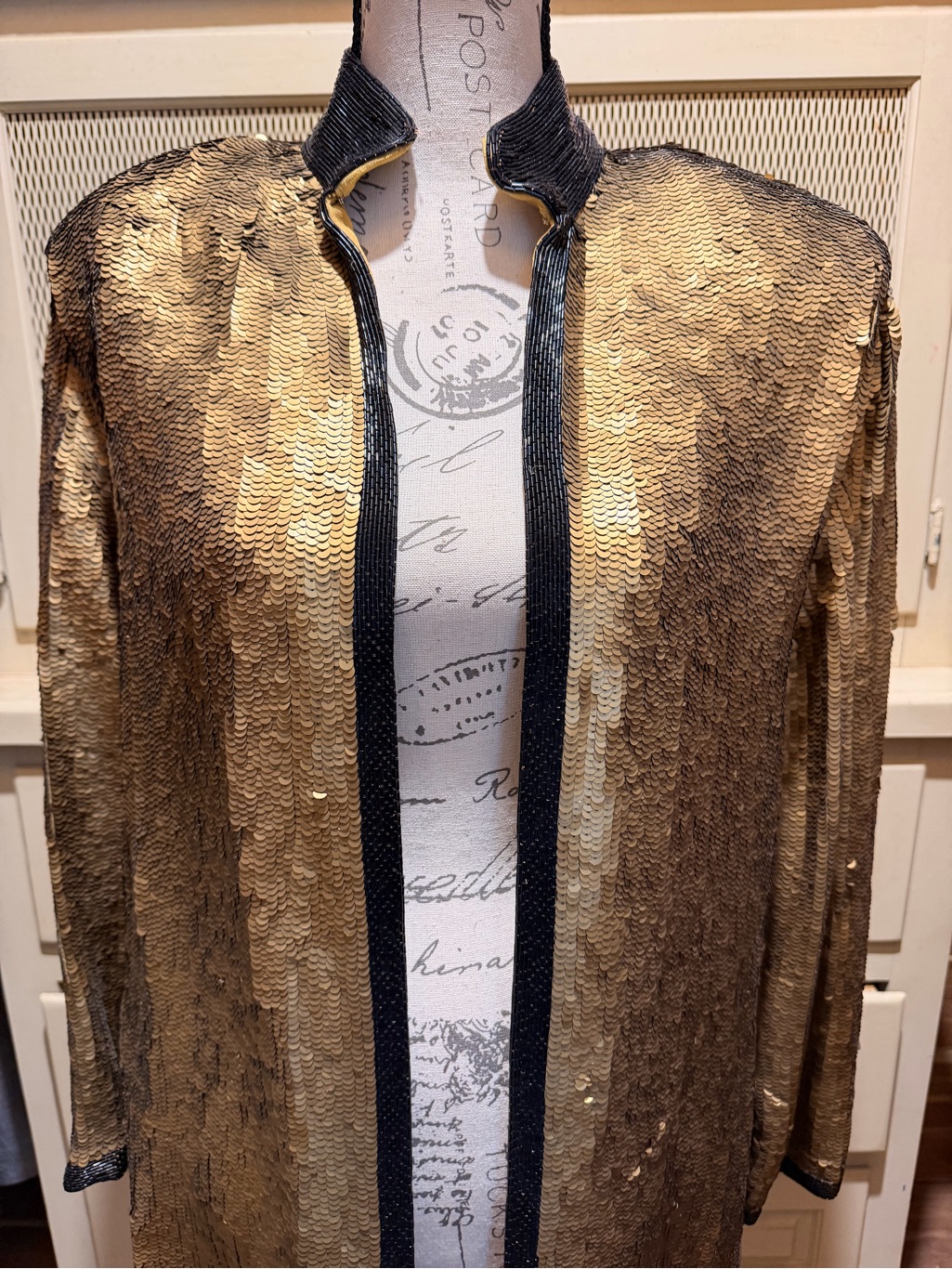 Vtg Bergdorf Goodman Nights New York Gold Sequin Silk Blazer Jacket — image 2 of 4